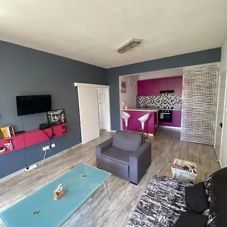 Paradise Homes 7 公寓 拉纳卡